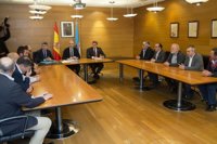 La Xunta asegura a los alcaldes que actuará "conforme a derecho" y "salvaguardará el interés público" en Ferroatlántica