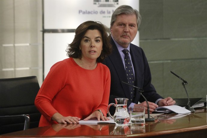 Santamaría i Iñigo Méndez de Vigo després del Consell de Ministres