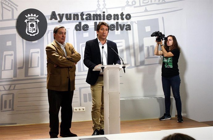 Np Y Fotos Ciudadanos | Ruperto Gallardo Felicita A Los Vecinos De Santa Lucía Y