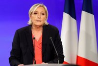 Le Pen confirma que el Frente Nacional fijará su postura sobre el euro tras las parlamentarias