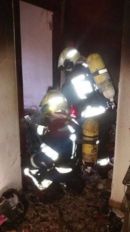 Bomberos sofocan incendio en una vivienda en Laredo 