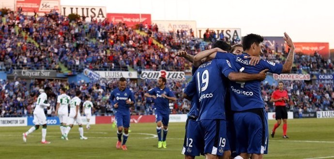 El Getafe se aferra a la tercera plaza a costa de un Elche hundido 