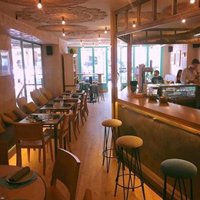 El Arenal de Sevilla estrena el nuevo restaurante Pez Globo y su gastronomía tradicional