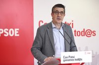 López pide "el voto útil para salvar al PSOE", sin "pasar a cuchillo a nadie" ni "ofrecer cabezas cortadas"
