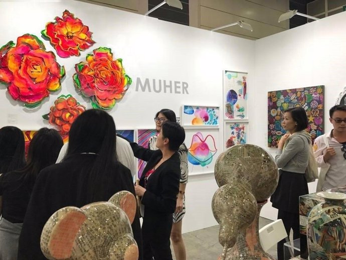 Los MUHER presentan con éxito inaugural su propuesta artística en Hong Kong