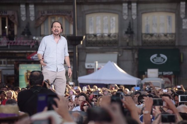 Pablo Iglesias, en la concentración de Podemos por la moción de censura