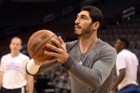 Rumanía niega la entrada al país al jugador de la NBA Enes Kanter