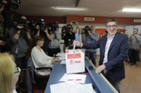 López se ve con "fuerzas" para liderar el PSOE y confía en que mañana "juntos" recuperen "el mejor Partido Socialista"