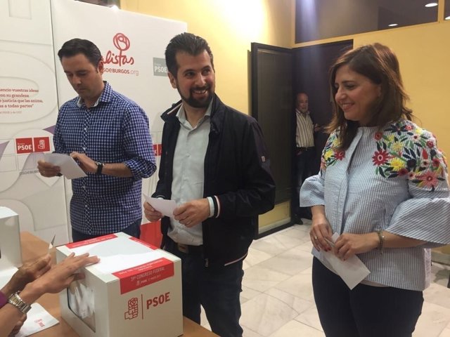Burgos.- Tudanca, durante la votación