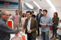 Casares espera una votación "masiva" y que gane Sánchez, pero llama "a la unidad"