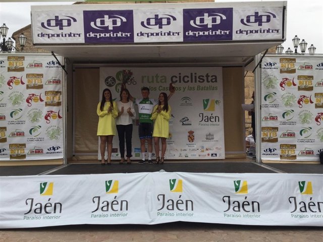 Nota De La Junta Y Fotos Ana Cobo Entrega Premios Ii Ruta Ciclista De Los Castil