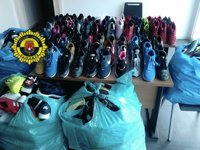 Intervienen más de 170 zapatillas falsas antes de su distribución en mercadillos de Alicante