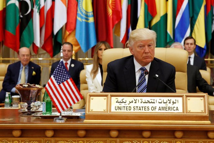 Trump ante dirigentes árabes y musulmanes