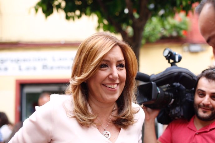 Susana Díaz tras votar en las primarias en la sede del PSOE de Triana