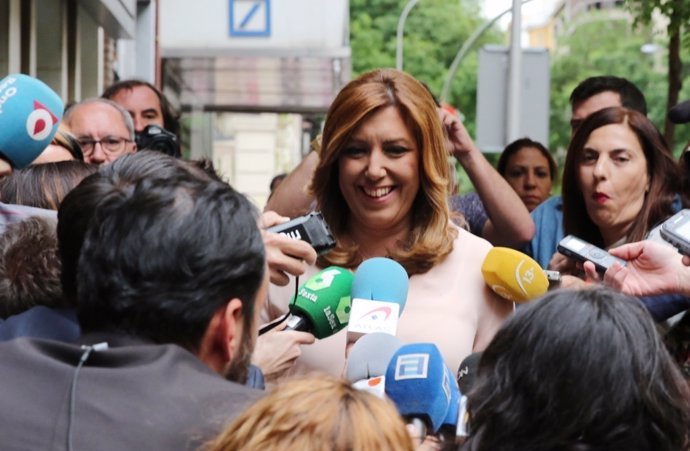Susana Díaz a su llega a Ferraz para seguir la primarias