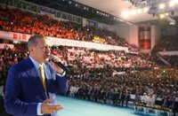Erdogan retoma el liderazgo del AKP con la promesa de seguir combatiendo a sus enemigos