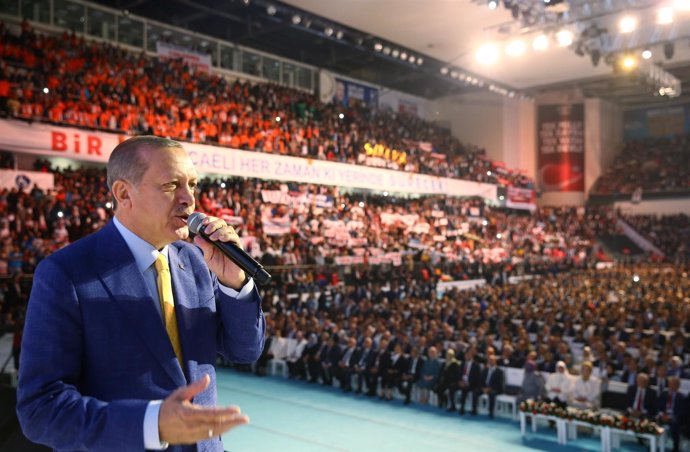 El presidente turco, Recep Tayyip Erdogan, en un acto del AKP