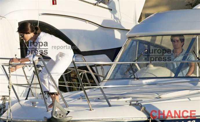 El duque de huescar y su novia, romántica jornada en alta mar