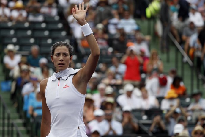 Muguruza remonta un agónico estreno en Miami