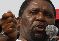 El líder opositor Isaías Samakuva promete "un cambio de era" en Angola si las elecciones son "libres y justas"