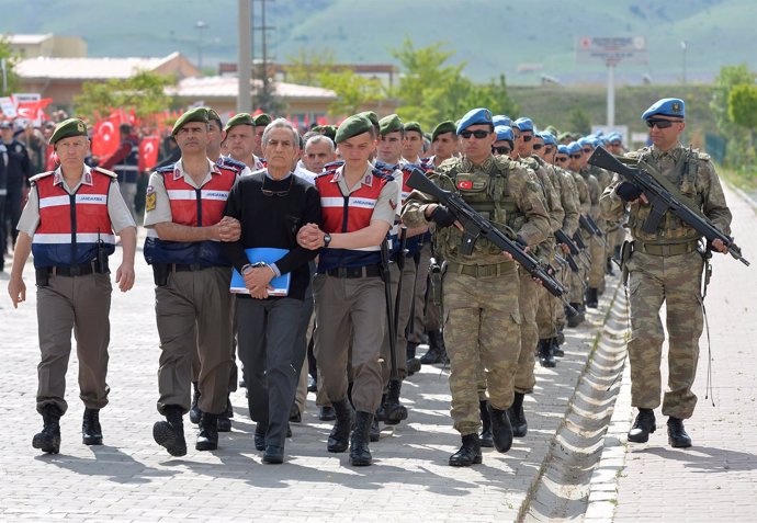 Akin Ozturk,antiguo comandante de la Fuerza Aérea