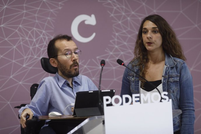 Noelia Vera y Pablo Echenique ofrecen una rueda de prensa