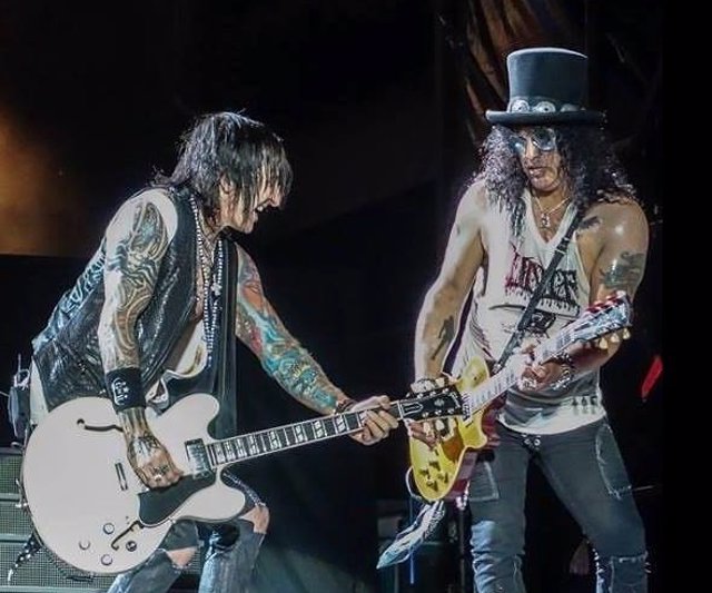 RICHARD FORTUS Y SLASH