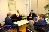 Carles Puigdemont se reúne en Madrid con Pablo Iglesias y Xavier Domènech antes de su conferencia