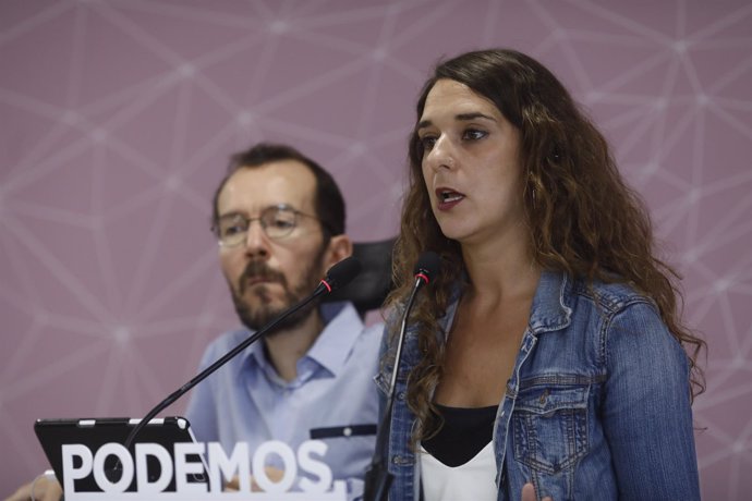 Noelia Vera y Pablo Echenique ofrecen una rueda de prensa