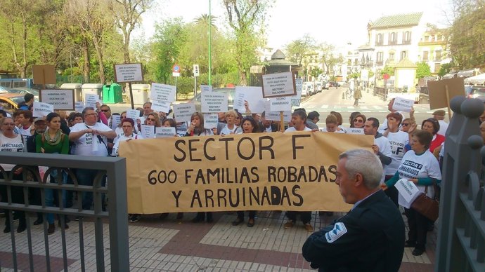 Los parcelistas del Sector F protestan ante Diputación de Sevilla