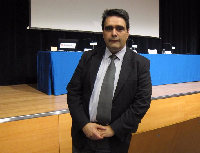 El profesor de la Universidad San Jorge, Víctor Manuel Pérez