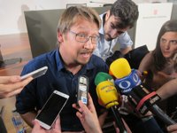 Domènech ve "positiva" la conferencia de Puigdemont y le insiste que también vaya al Congreso