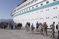 El crucero Albatros hace escala en Motril con más de 700 ocupantes a bordo