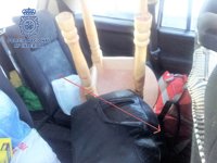 Detenidos en Almería por introducir a inmigrantes ocultos en sus vehículos entre mantas y equipaje