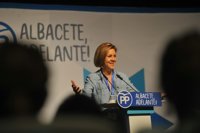 Cospedal compara la actitud de Puigdemont con "un intento de golpe de Estado" y dice que impedirán el referéndum