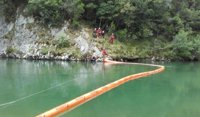 Vigilancia "exhaustiva" del CIMA en aguas del Deva tras el vertido de gasóleo en el Cares