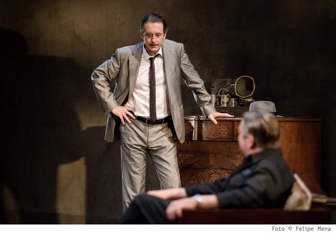Un moment de l'obra 'El Preu' en el Teatre Goya