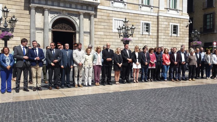 Minut de silenci de Generalitat i Ajuntament de Barcelona per Manchester