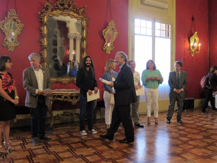 Entrega del Pacto por la Educación en el Parlament