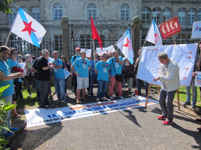 Reválidas LOMCE concentración de la Plataforma