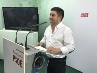 Reyes aboga por "mirar hacia delante" y "aprender de los errores cometidos" para recuperar la unidad en el PSOE