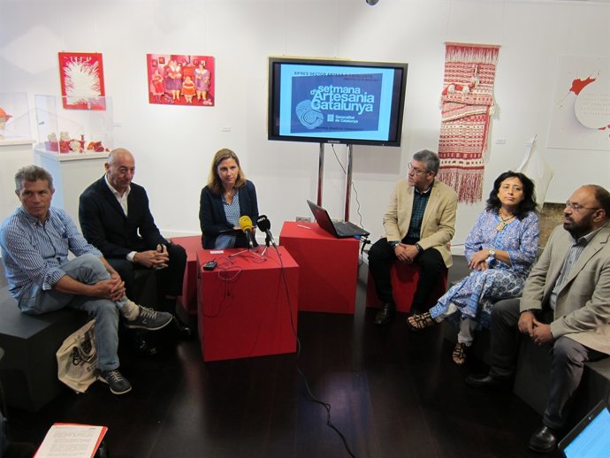 M.Diestre, J.Gomis, M.Vilalta, X.Viles i reprs. De l'Indian Culture Center