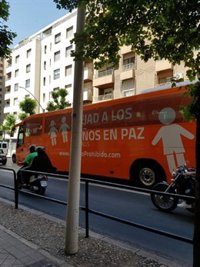 El Ayuntamiento de Granada dará traslado a la Fiscalía de la presencia del autobús de Hazte Oír