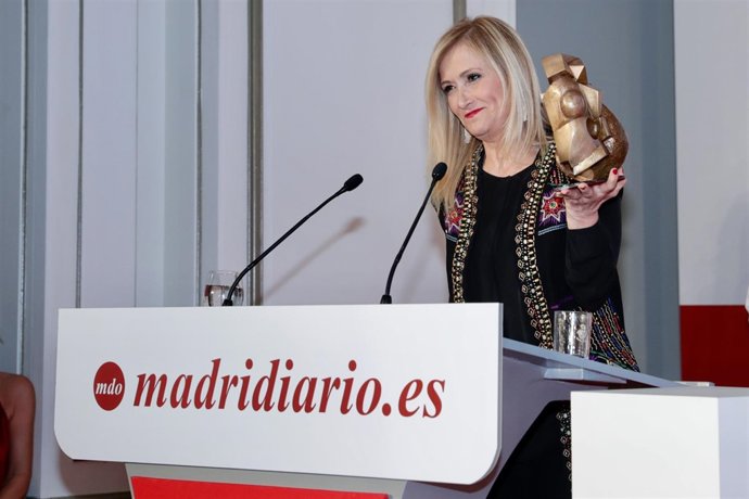 Pie De Foto Y Fotos: Cifuentes Reivindica La Honradez Y El Trabajo Duro Como Su 