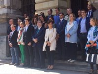 López participa en la concentración en Bilbao por el atentado de Manchester y llama a acabar "con esta locura"