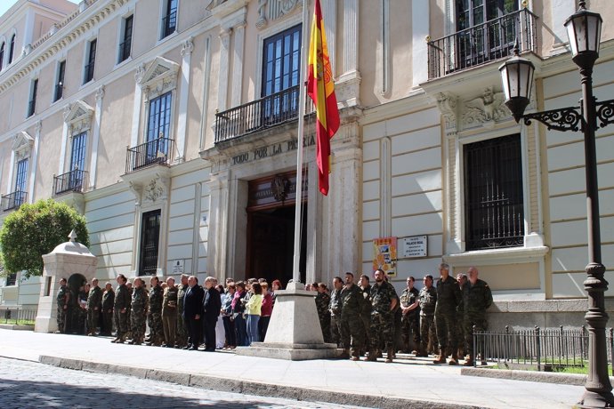 Valladolid: Minuto de silencio en el Palacio Real