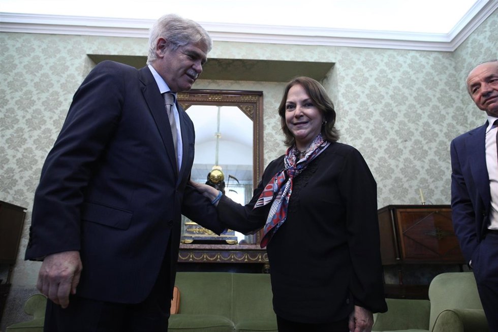 Dastis recibe en su despacho a Mitzy Capriles de Ledezma, esposa del opositor