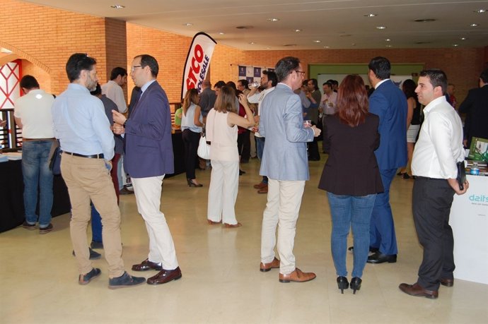 Nota Y Fotos: Los Instaladores Eléctricos De Sevilla Eligen A Su Nuevo President