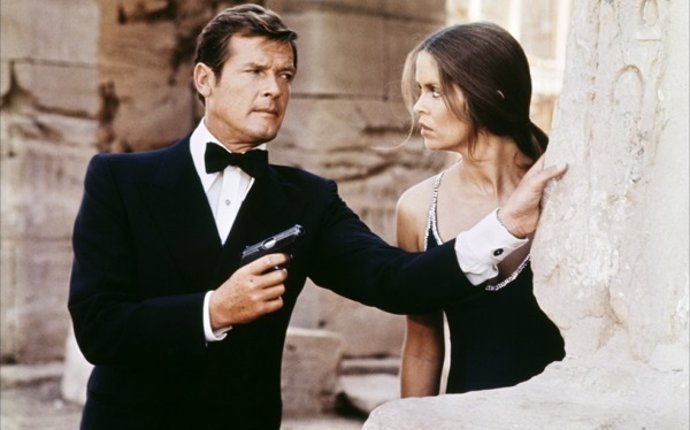 James Bond La espía que me amó James Moore