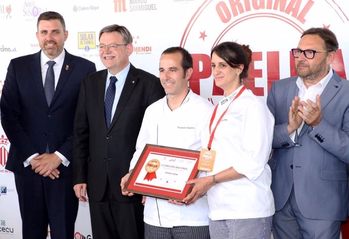 Entrega de premio II Concurso Nacional de Paella de Cullera